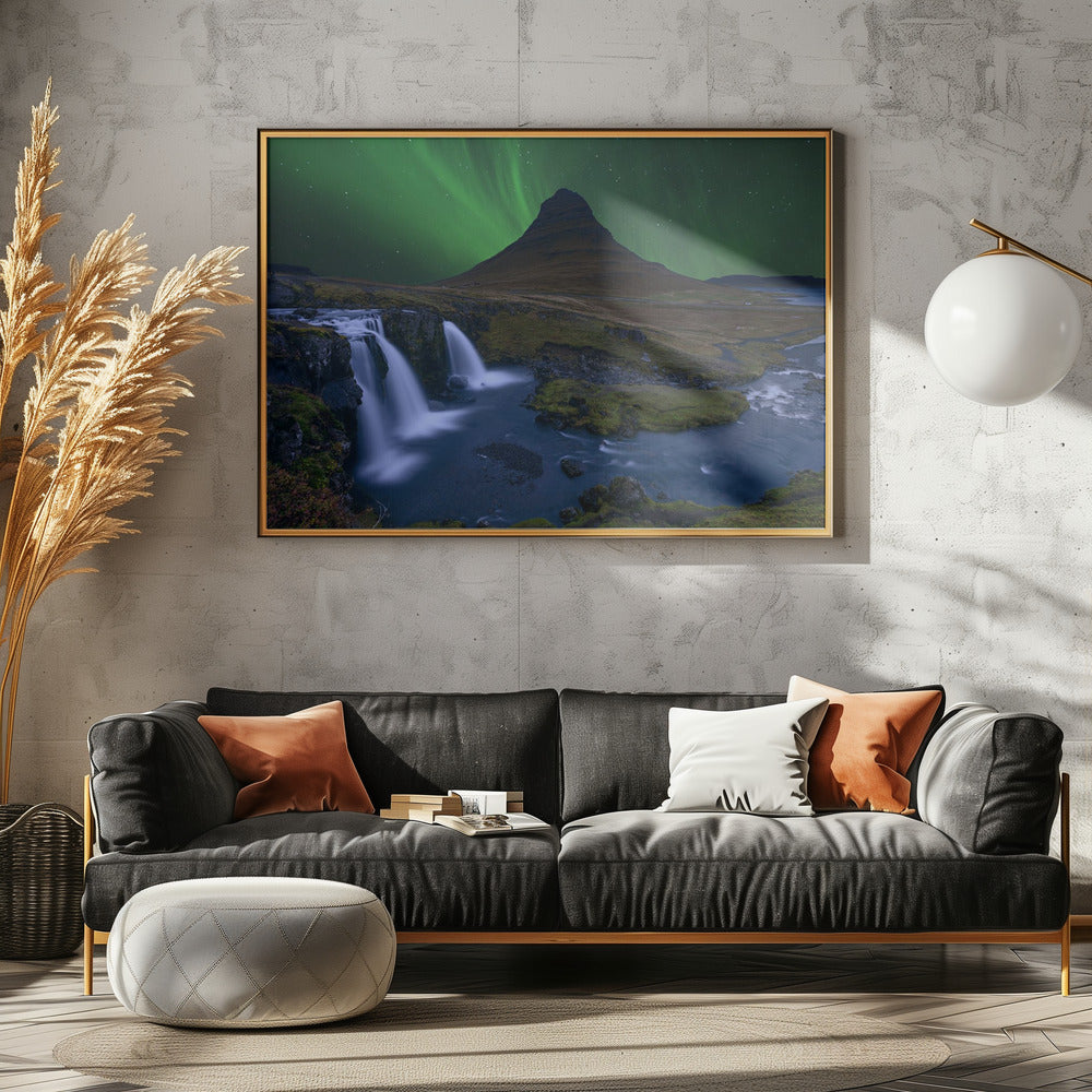 Kirkjufell... Under a boreal green sky | Canvas