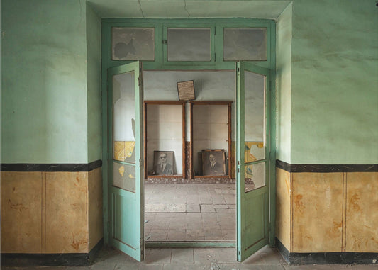 Two lives,one end | Canvas